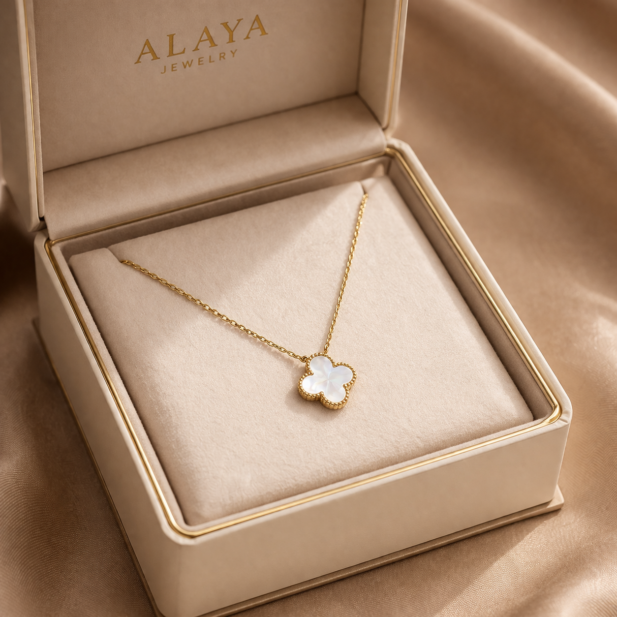 Gold clover pendant necklace for women minimal jewelry